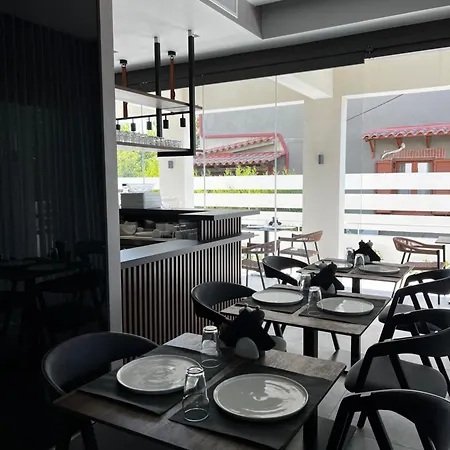 Muses Apartahotel Kourouta