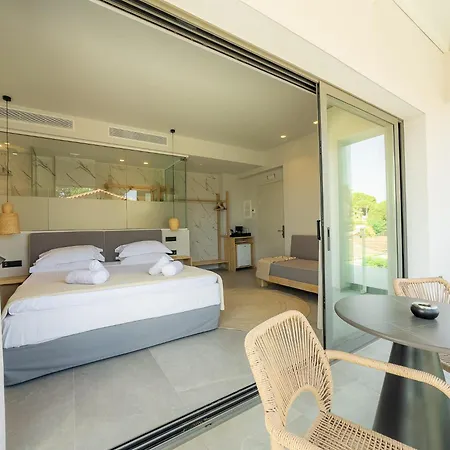 Muses Aparthotel Kourouta