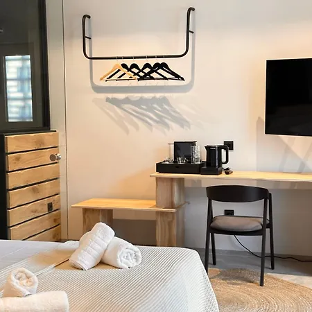 Muses Aparthotel *