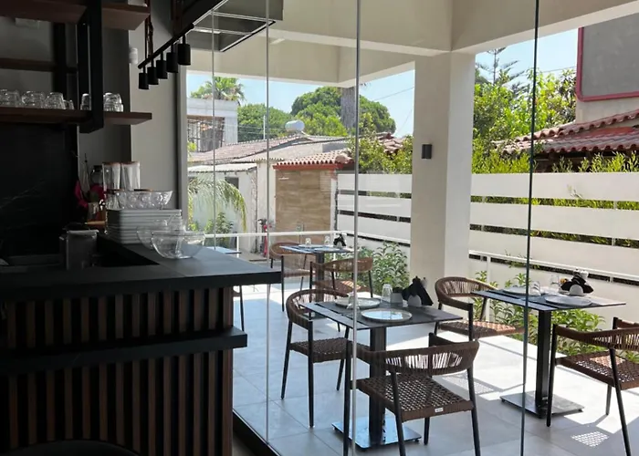 アパートホテル Muses