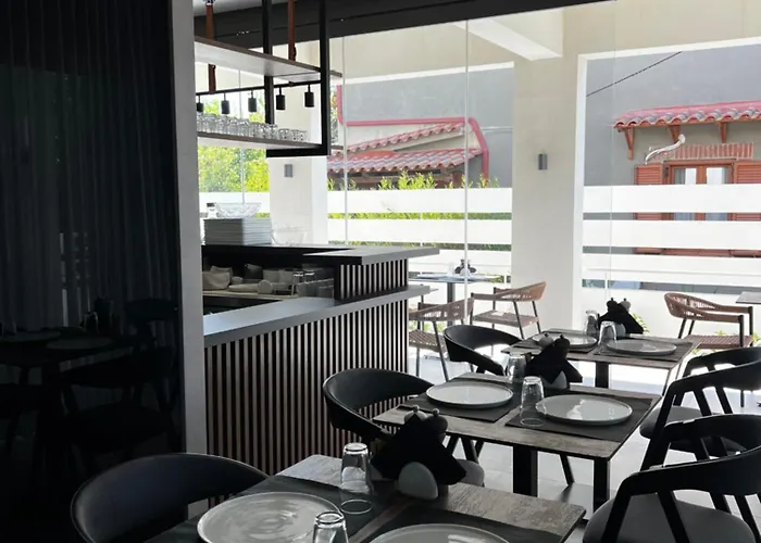 Muses アパートホテル クルータ